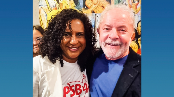 Vice-governadora do ES, Jacqueline Moraes (PSB), é abraçada por Lula em congresso do PSB
