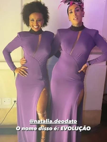 Pepita e Natália Deodato usam mesmo vestido no Baile da Vogue