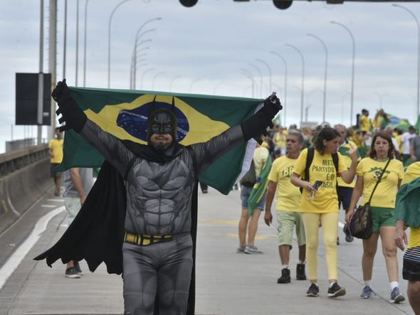 Manifestação Pró-Bolsonaro seguiu pela Terceira Ponte por Ricardo Medeiros