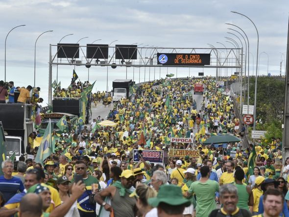 Manifestação Pró-Bolsonaro seguiu pela Terceira Ponte por Ricardo Medeiros