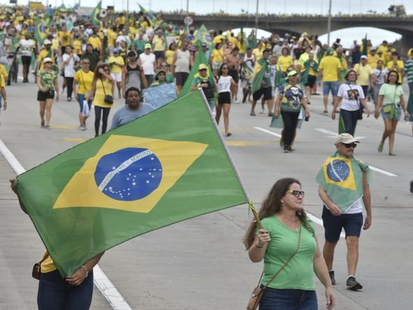 Manifestação Pró-Bolsonaro seguiu pela Terceira Ponte por Ricardo Medeiros