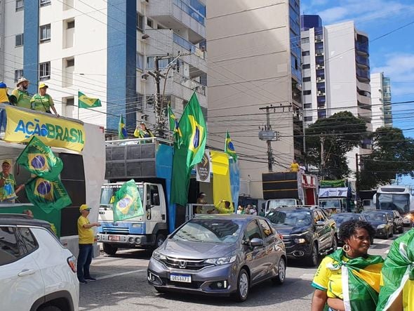 Manifestantes fazem ato pelo Dia do Trabalhador e a favor de Bolsonaro em Vitória por Ricardo Medeiros