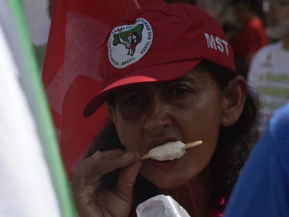 Manifestantes fazem ato pelo Dia do Trabalhador e contra Bolsonaro em Vitória por Ricardo Medeiros