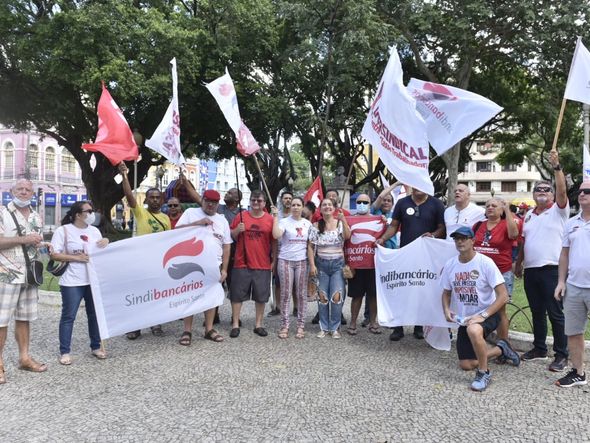 Manifestantes fazem ato pelo Dia do Trabalhador em Vt por Ricardo Medeiros
