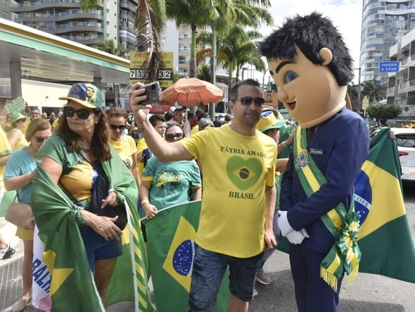 Manifestantes fazem ato pelo Dia do Trabalhador e a favor de Bolsonaro em Vitória por Ricardo Medeiros