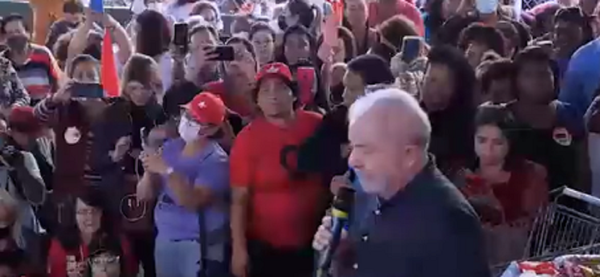 Lula critica políticas do atual governo em protesto do Dia do Trabalhador, em São Paulo