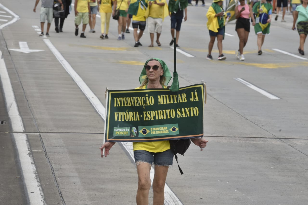 Manifestação Pró-Bolsonaro seguiu pela Terceira Ponte