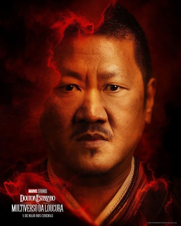 Benedict Wong (Wong) no cartaz do filme 