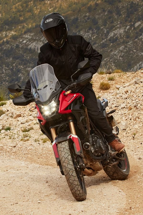 Linha 2023 das Honda CB 500F e CB 500X traz novidades para evoluir em performance e segurança