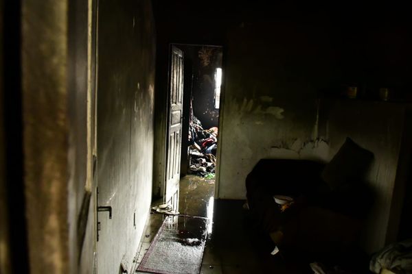 Bombeiros combatem incêndio em apartamento localizado em São Cristóvão, em Vitória por Fernando Madeira