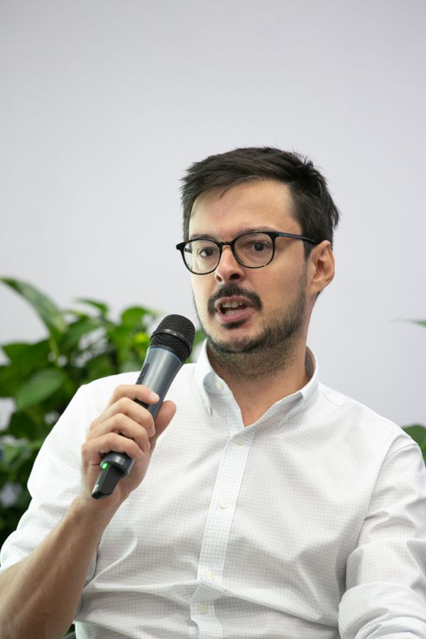 Paulo Gama, analista de política da XP Investimentos, participa de evento em Vitória