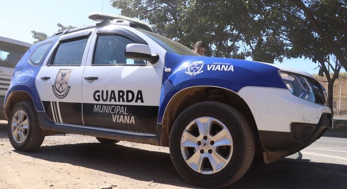 Guarda de Viana foi acionada e uma viatura foi ao local, na tarde desta quinta-feira (12). Agentes localizaram o suspeito e a vítima, que estava com escoriações