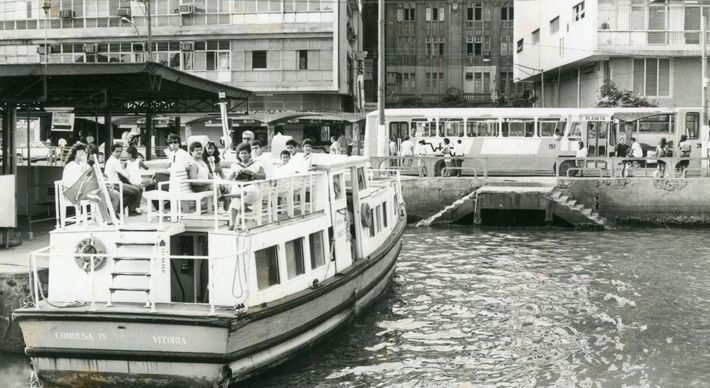 Sistema de transporte hidroviário na Grande Vitória finalizou operações em 1999, e desde então seu retorno se tornou um sonho de mobilidade urbana que pode estar prestes a ser retomado. Desafios para a sua viabilidade, contudo, continuam