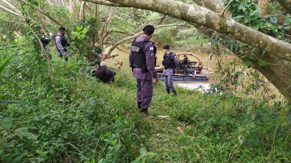 Polícia Militar flagra garimpo ilegal em rio do Caparaó  por Divulgação/ PM 