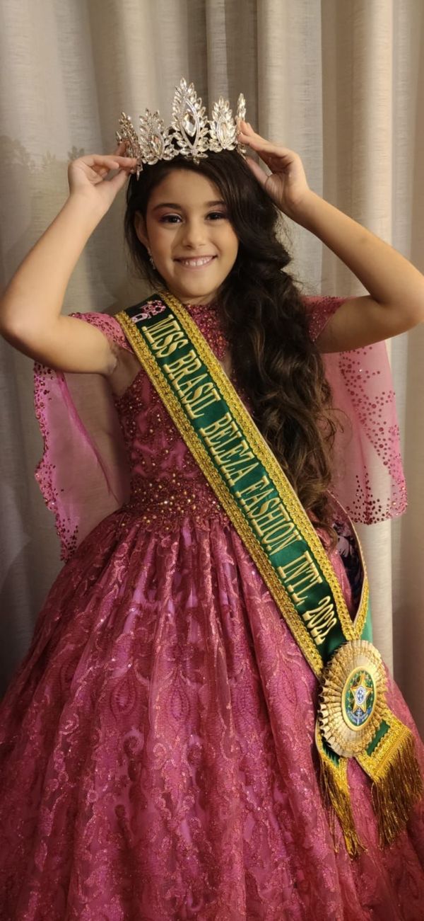 Isabella Gusmão, de 8 anos, moradora de Montanha, faturou o Miss Brasil Beleza Fashion Internacional