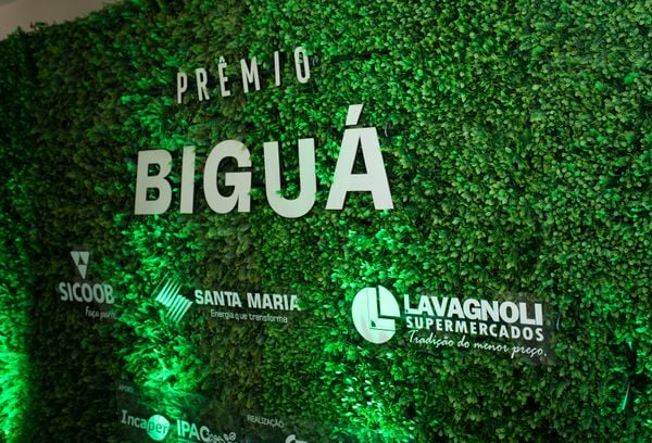 undefined por Thalisson Bitti