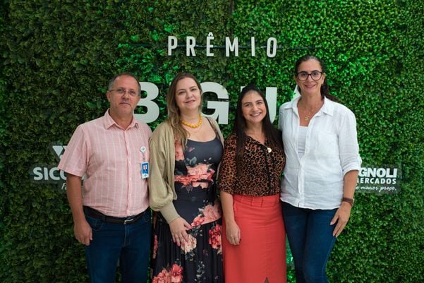 undefined por Thalisson Bitti