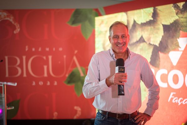 undefined por Thalisson Bitti