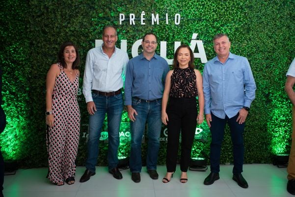 undefined por Thalisson Bitti