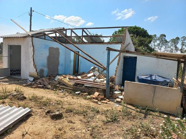  Temporal deixa cenário de destruição em Montanha por Zeilton Pereira Barreto