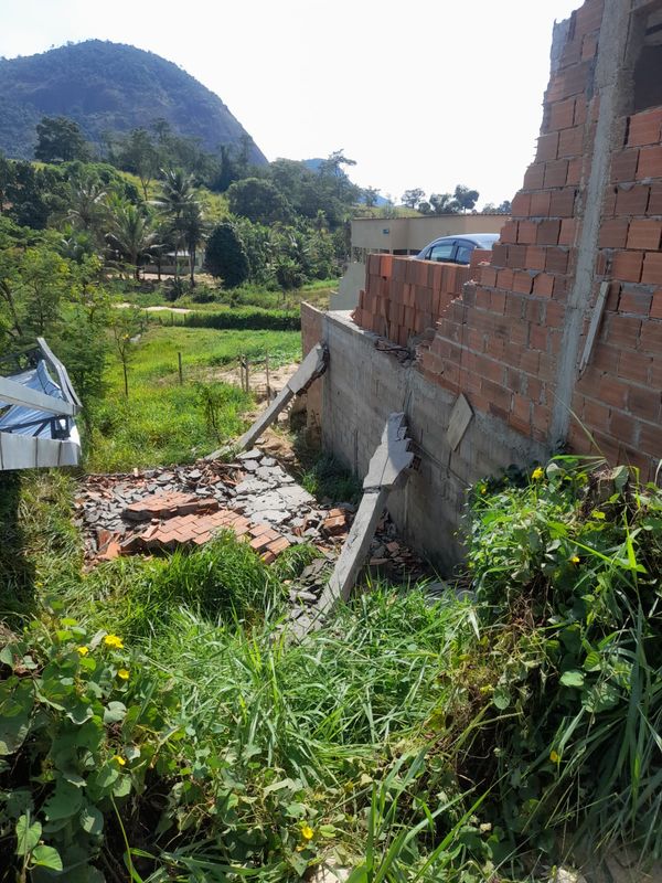 Granizo e vendaval provocam estragos em Ecoporanga por Leitor A Gazeta