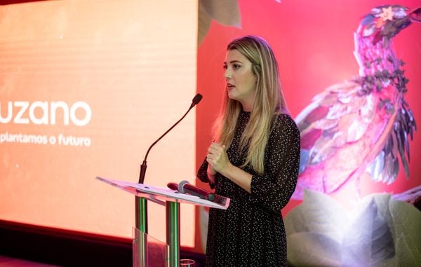 undefined por Thalisson Bitti