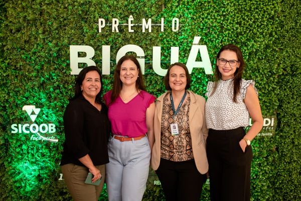 undefined por Thalisson Bitti