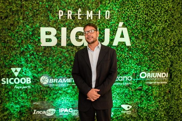 undefined por Thalisson Bitti