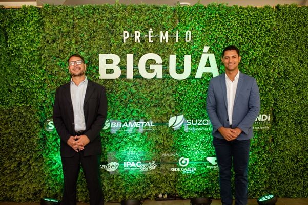 undefined por Thalisson Bitti