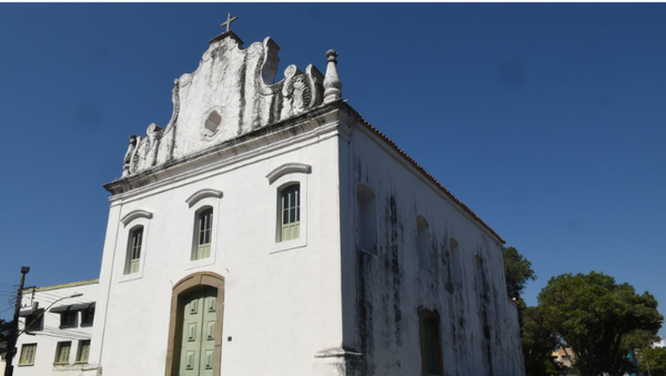 A Igreja Nossa Senhora do Rosário fica localizada na Prainha, em Vila Velha
