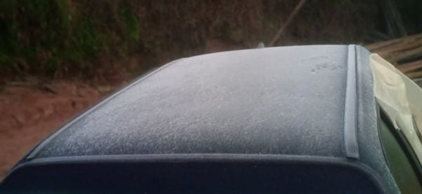 Em Venda Nova do Imigrante, os termômetros na casa de moradores de Caxixe, Alto Caxixe e Bananeiras chegaram a 0°C por Divulgação/ Defesa Civil de Venda Nova do Imigrante 