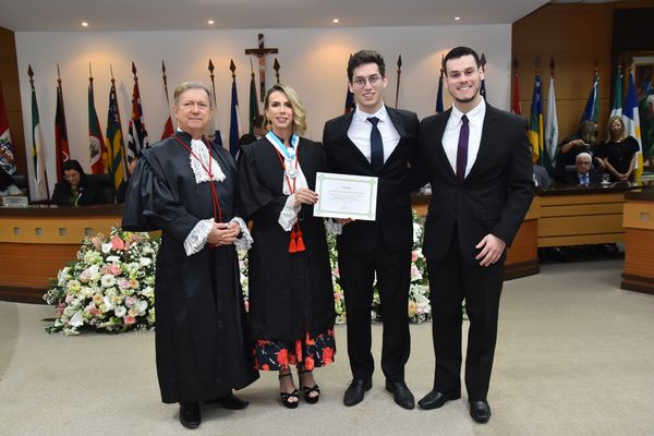 Fábio Clem, Marianne Júdice e os filhos Daniel e Eduardo
