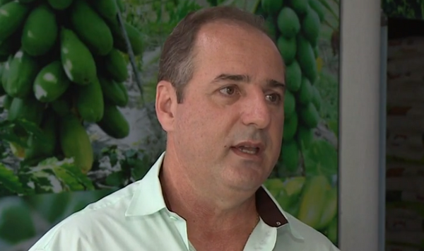 O empresário José Roberto Fontes é proprietário de uma loja agrícola no ES