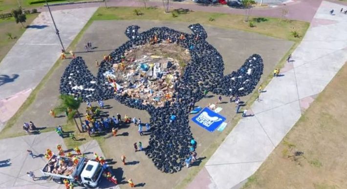 Segundo a Prefeitura de Vitória, trata-se do maior mosaico deste tipo já feito no mundo e o município quer que a obra de arte seja aferida para entrar no Guinness Book