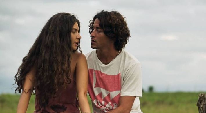 No Instagram, postagem reúne cenas da atriz de 'Pantanal', que completou 24 anos