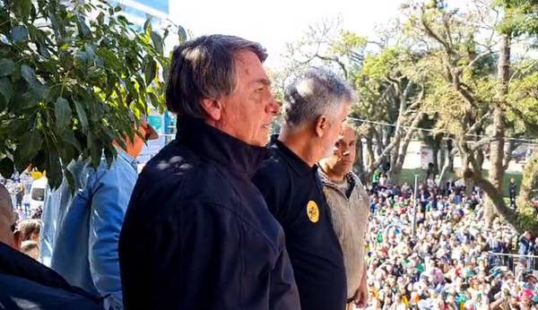 Presidente Jair Bolsonaro participou da Marcha para Jesus em Curitiba