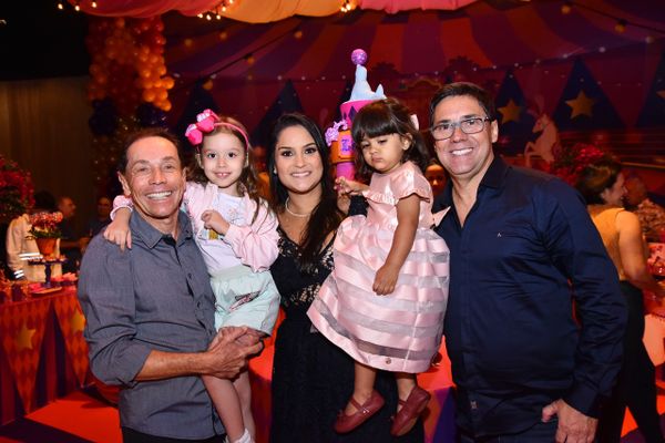 Valdecir, Mirela, Ary, Luiza e Valtair Torezani