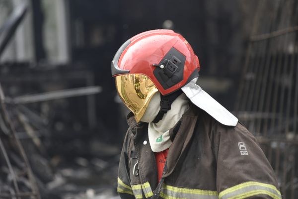 Incêndio destrói oficina de bicicletas e scooters elétricas em Vitória por Vitor Jubini