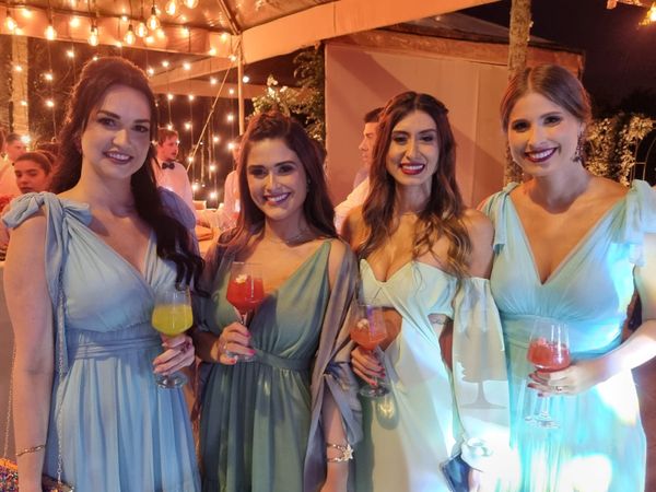 Chris Favalessa, Jessica Giuberti, Aline Mareto e Fernanda Cruz