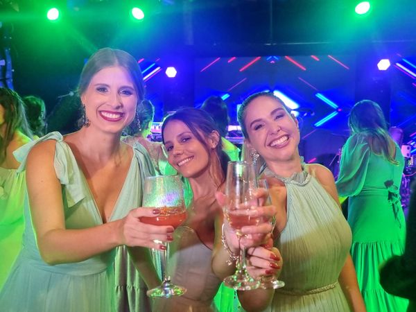 Fernanda Cruz, Thabata Freire e Jana Novaes