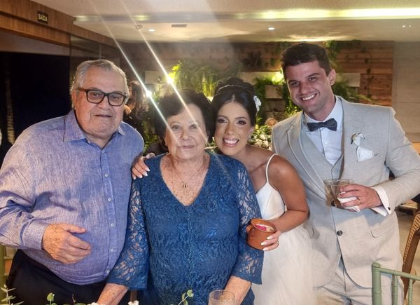 Raul Busatto Costa e Heny Zorzanelli Costa; Vinicius Varnier e Ludmila Aguiar