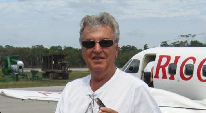 Jornalista morava em Cabo Frio, no Rio de Janeiro, e teve passagens pela CBN, TV Globo e Jornal do Brasil. Ele foi fundamental na criação da TV Gazeta e no desenvolvimento de A Gazeta