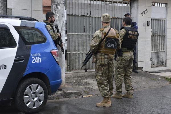 Clube de tiro é alvo de operação da PF contra comércio ilegal de armas no ES por Ricardo Medeiros