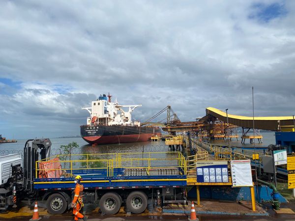 Esteira que abastece navios de minério de ferro já foi fechada