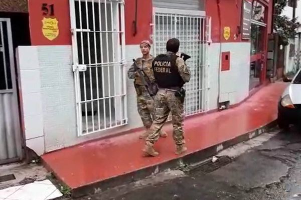 PF faz operação contra o comércio ilegal de armas e munições no ES por Ricardo Medeiros