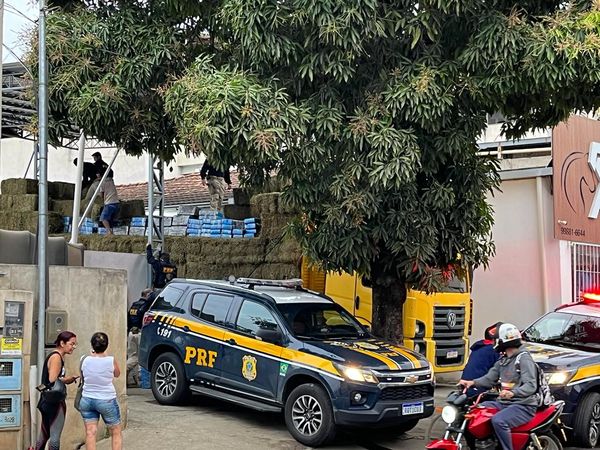  PRF apreende droga em Cachoeiro de Itapemirim por Leitor | A Gazeta 