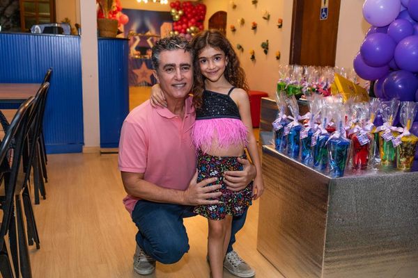 Manuela Ferlin e o pai Geraldo Cola