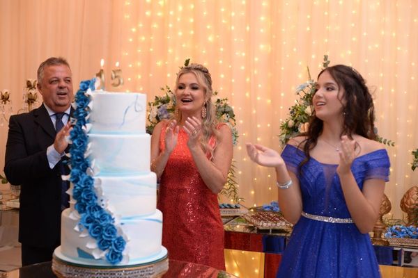 Aniversário de 15 anos de Maria Luíza Schiffler Vieira 