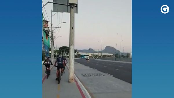 Poste ocupa ciclovia no Portal do Príncipe, em Vitória