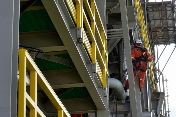 Visita de A Gazeta à P 71, navio plataforma da Petrobrás que está em construção no Estaleiro Jurong, em Aracruz, ES por Fernando Madeira